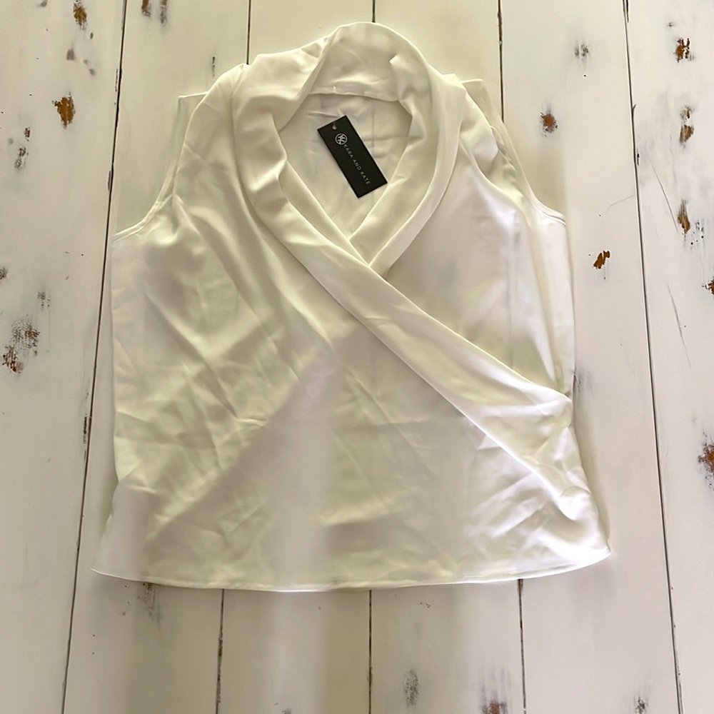 NWT women’s top